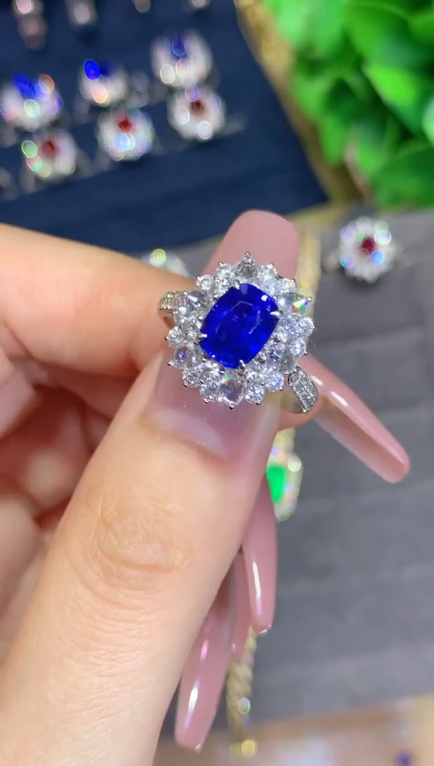 戒指蓝宝石18K金镶嵌纪*乖2.13CT