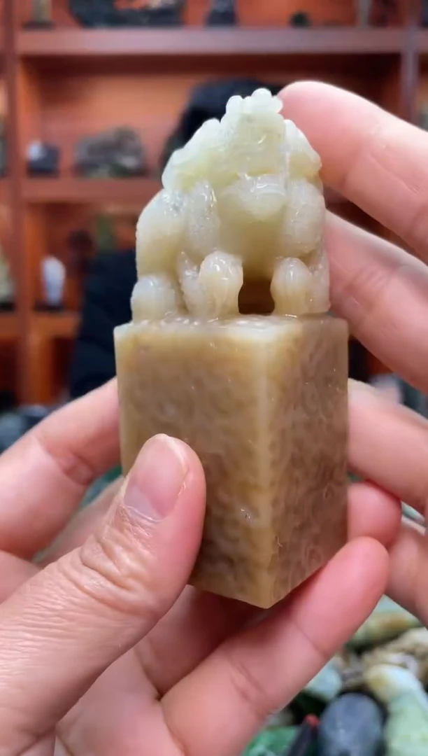 未镶嵌和田玉摆件1