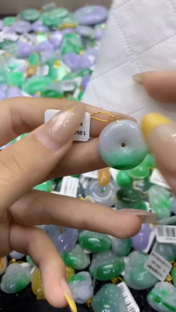 颈饰未镶嵌翡翠天然缅甸翡翠A货