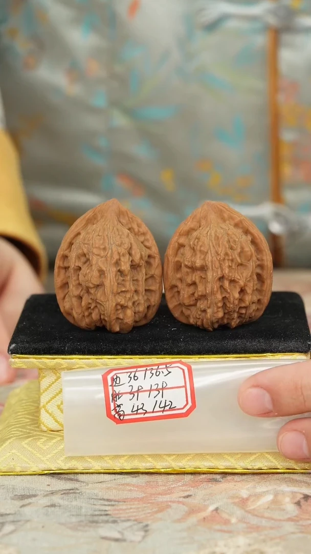 【闪购商品】文玩核桃把件赤龙鸡心