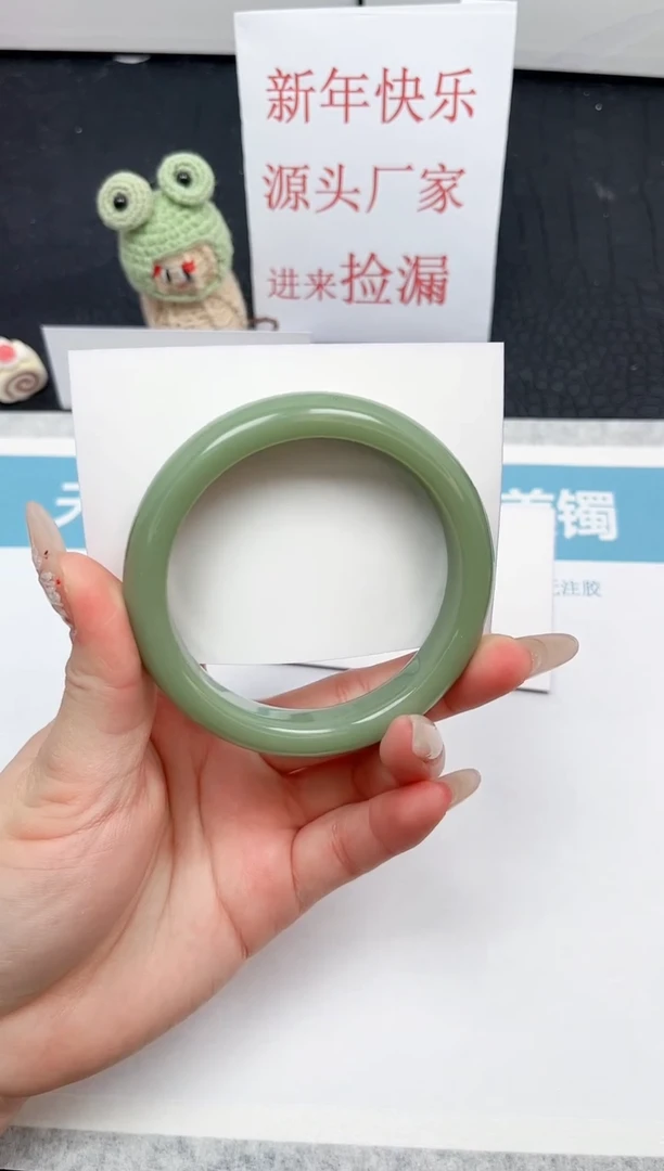 【闪购商品】石英质玉手镯未镶嵌10-59.3