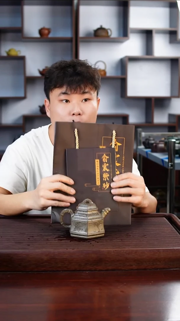 茶壶紫砂隐墨绿手刻六方仿生竹节230cc左右