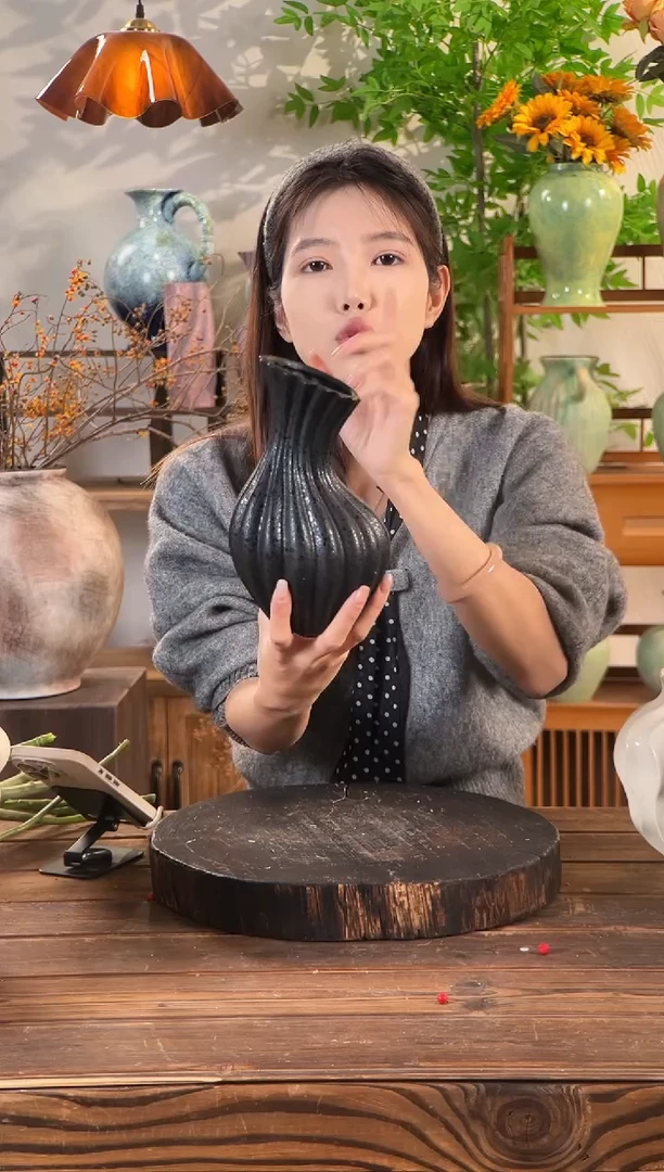 珠光黑-斜圆口南瓜瓶