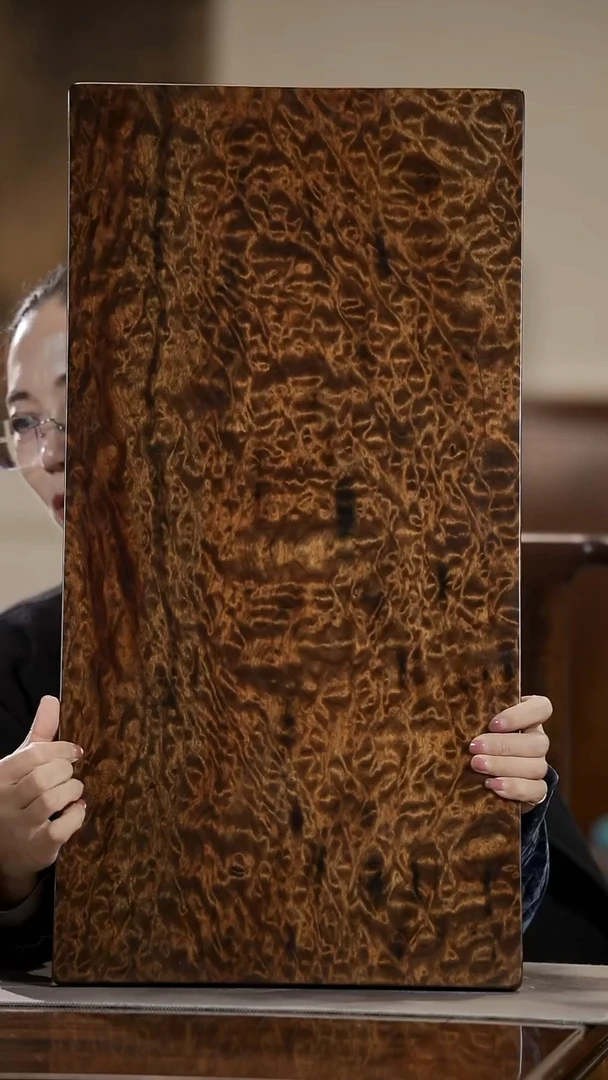 金丝楠孔雀龙胆纹藏品及茶盘