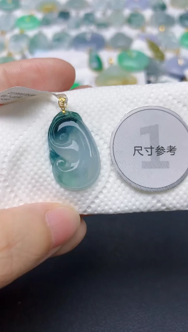 翡翠18K金镶嵌颈饰天然缅甸A货翡翠
