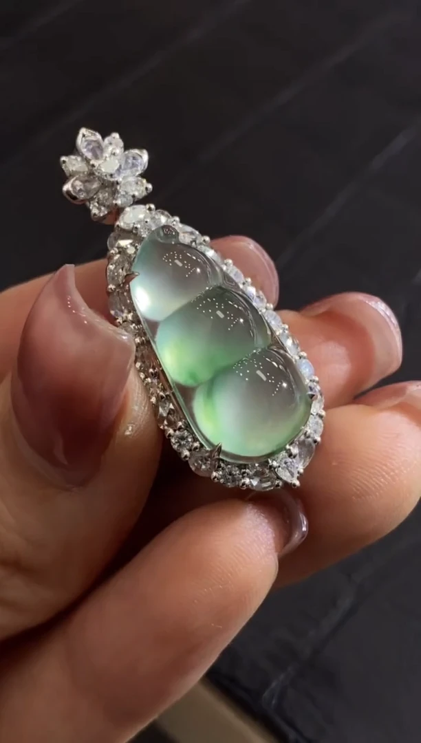 翡翠18K金镶嵌颈饰收到货48小时鉴赏期（超时不退不换）