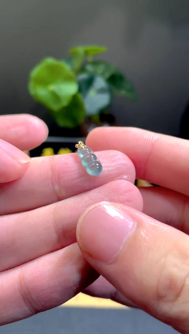 颈饰18K金镶嵌翡翠翡翠A货