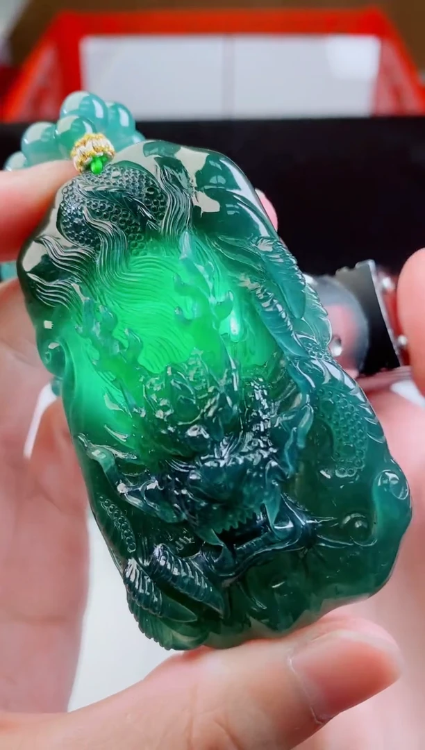 颈饰未镶嵌翡翠   ·