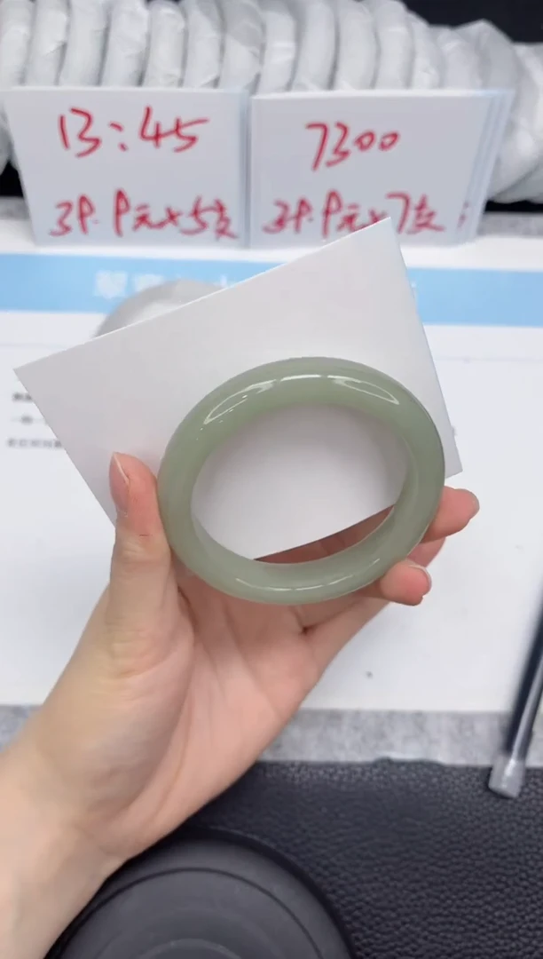 未镶嵌手镯石英质玉133-54
