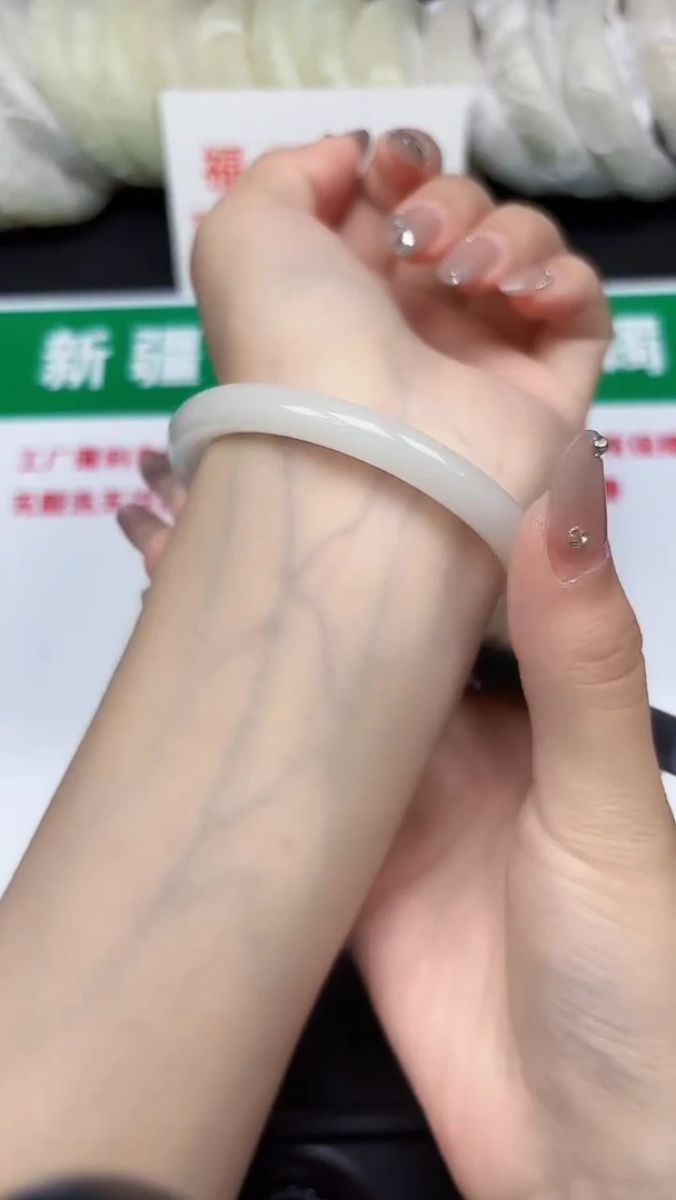 和田玉手镯未镶嵌130-4-58