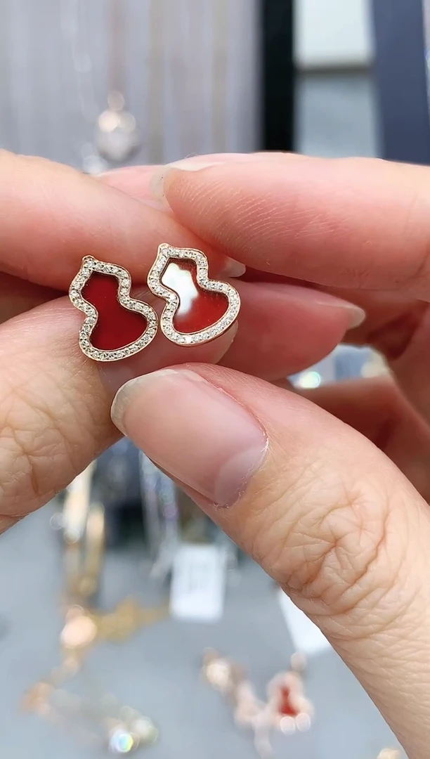 【闪购商品】钻石耳饰18K金镶嵌18k金葫芦钻石耳钉