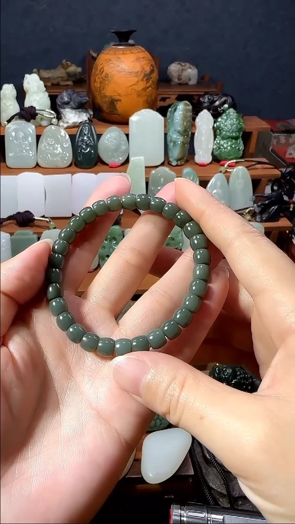 颈饰未镶嵌和田玉随机发货