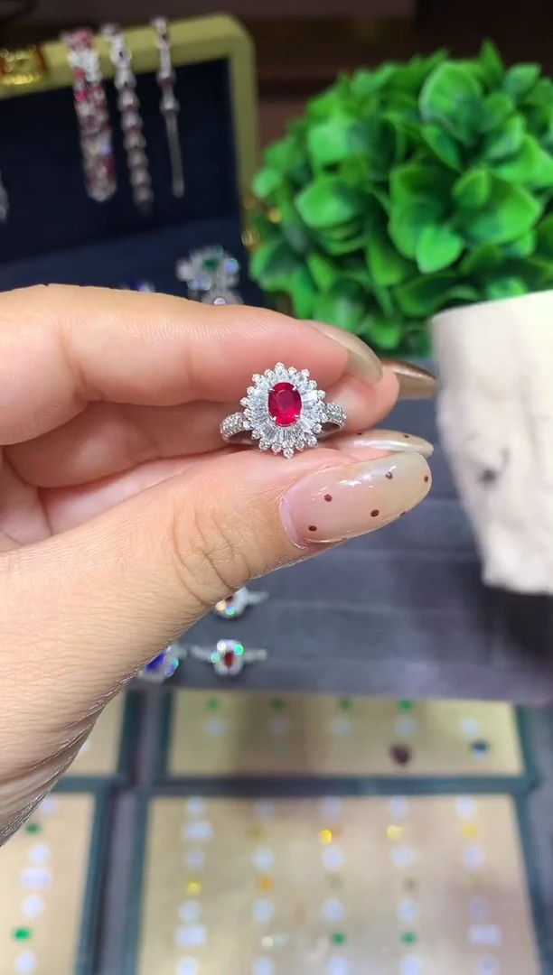 18K金镶嵌戒指红宝石1.04ct