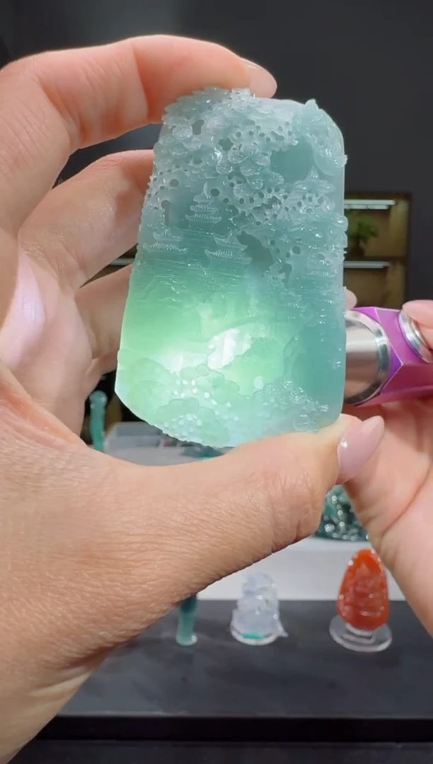 吊坠(不含链)未镶嵌翡翠山水牌