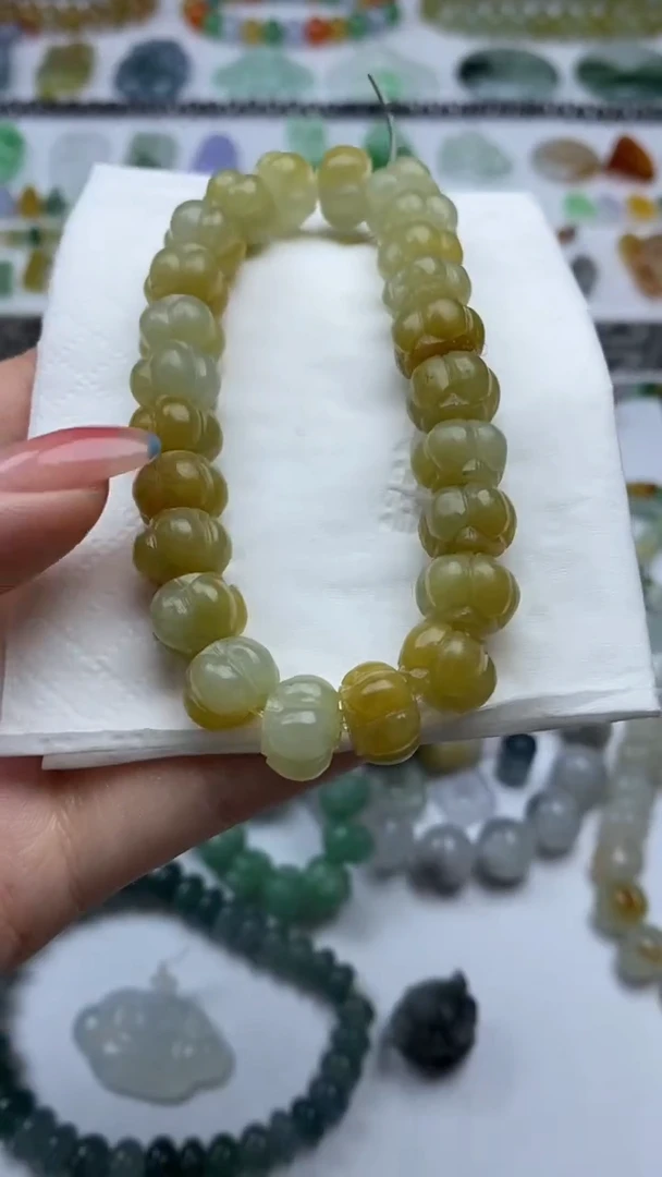 未镶嵌定制翡翠卖****?毛货定制不退不换