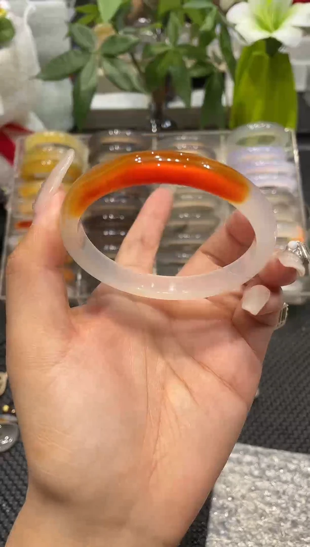 玛瑙/玉髓手镯未镶嵌59圈口