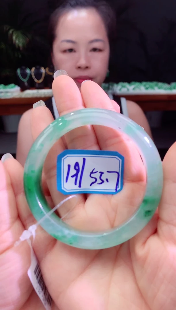 未镶嵌手镯石英质玉55.7
