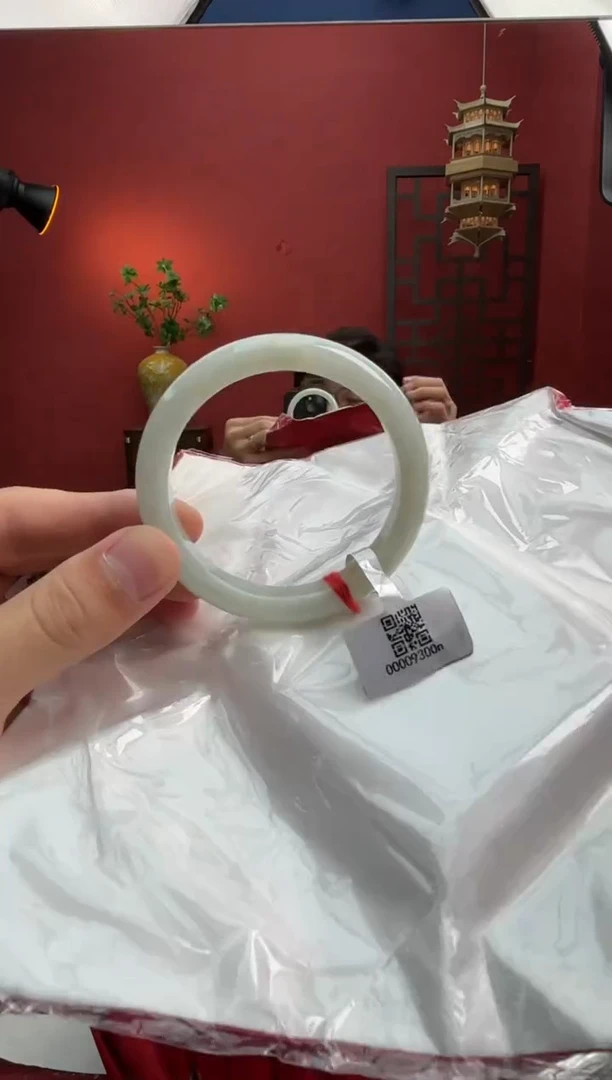 未镶嵌手镯（圆镯）翡翠翡翠手镯4