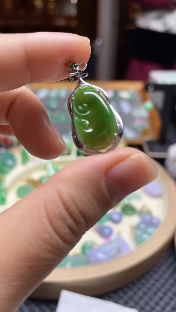 【闪购商品】翡翠颈饰18K金镶嵌如意