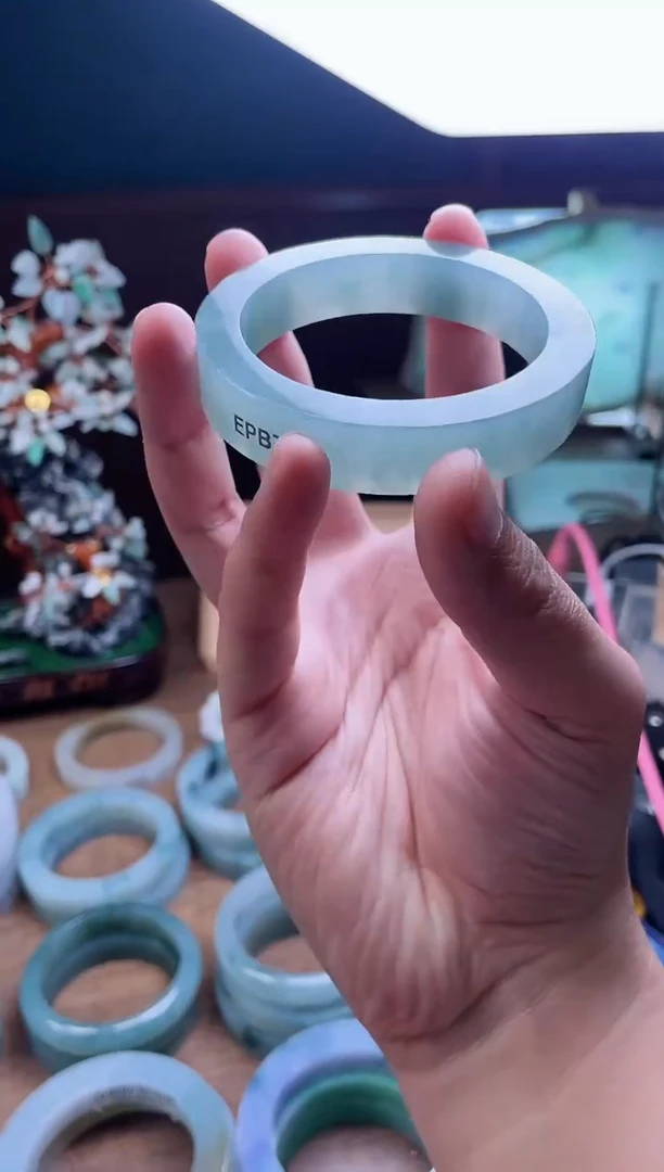 【闪购商品】定制翡翠手镯未镶嵌定制
