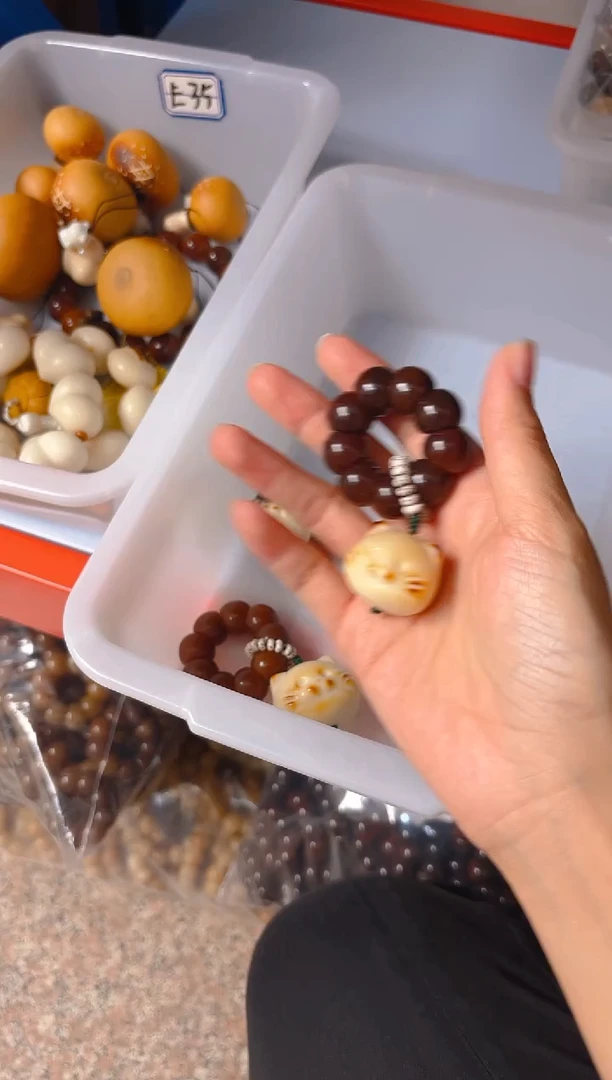 吊坠菩提根/象牙果栗子手捻带猫咪头
