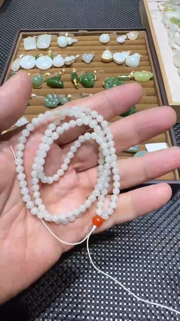 颈饰未镶嵌和田玉项链