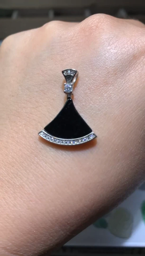 翡翠未镶嵌颈饰净货