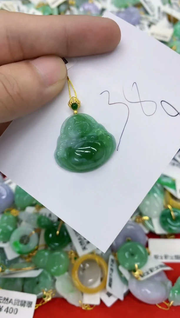 翡翠挂件未镶嵌翡翠