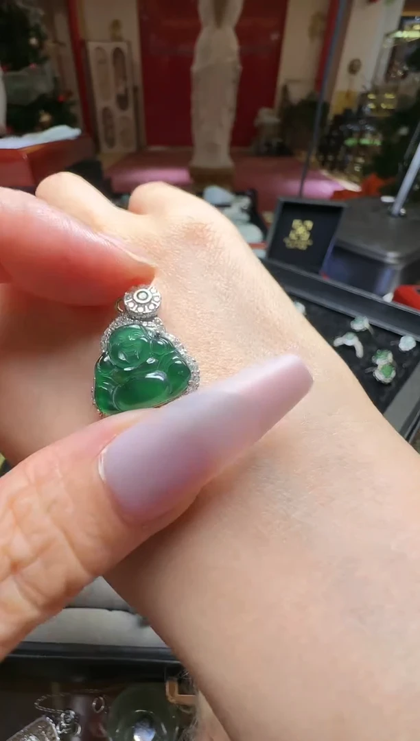 【闪购商品】翡翠吊坠(不含链)未镶嵌翡翠