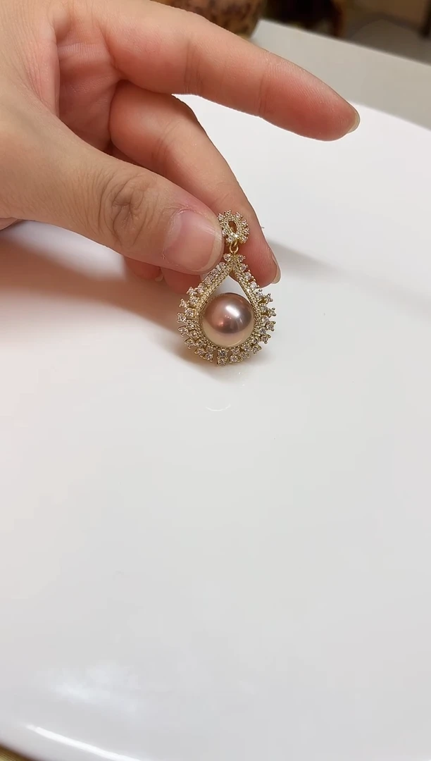 18K金镶嵌颈饰海水珍珠13.8mm