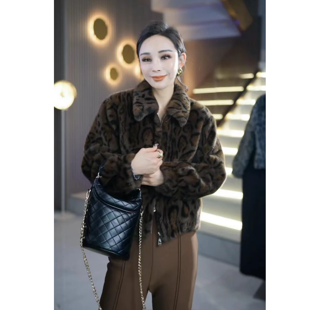 冬季高端时尚休闲百搭小翻领拉链夹克皮毛一体女士外套Wr22+2181