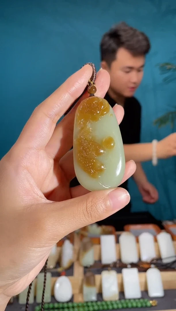 颈饰未镶嵌和田玉1