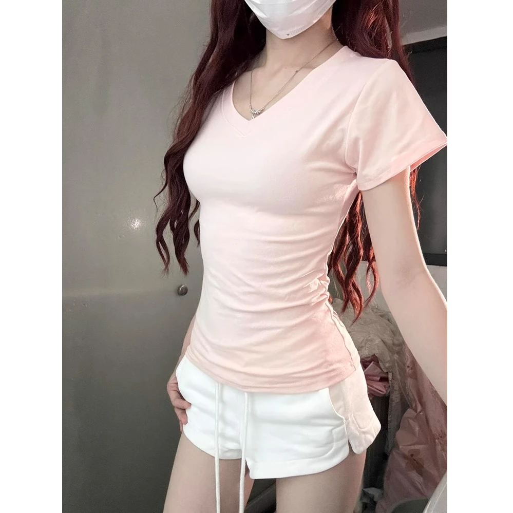 粉色v领短袖t恤女夏季2025年新款纯欲修身遮肉显瘦收腰正肩上衣