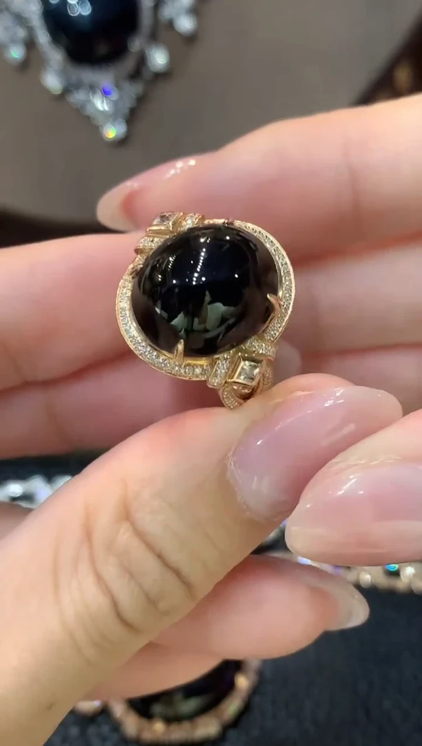 18K金镶嵌戒指翡翠A109
