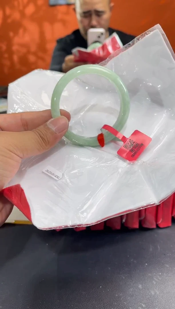 未镶嵌手镯翡翠2