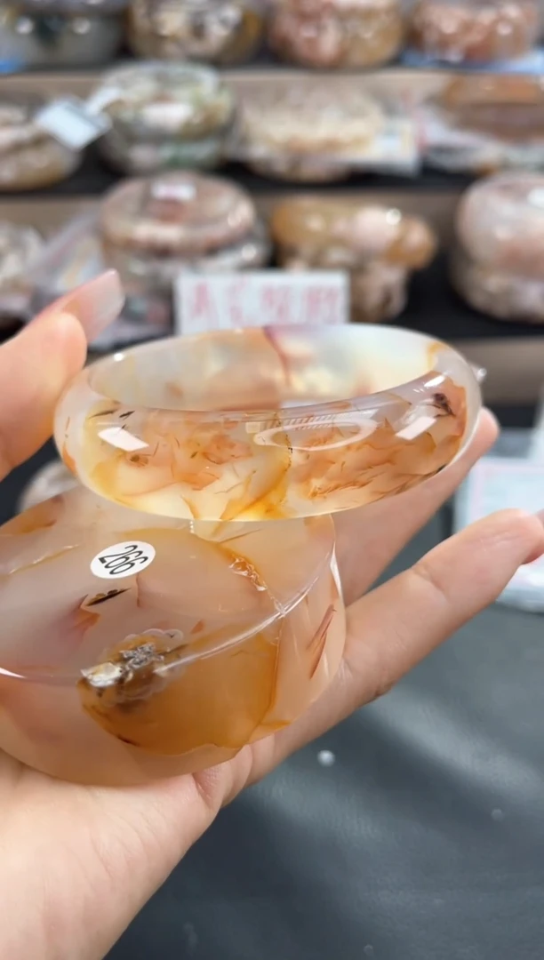 未镶嵌手镯石英质玉64