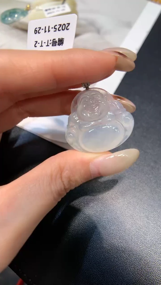 颈饰18K金镶嵌翡翠佛公