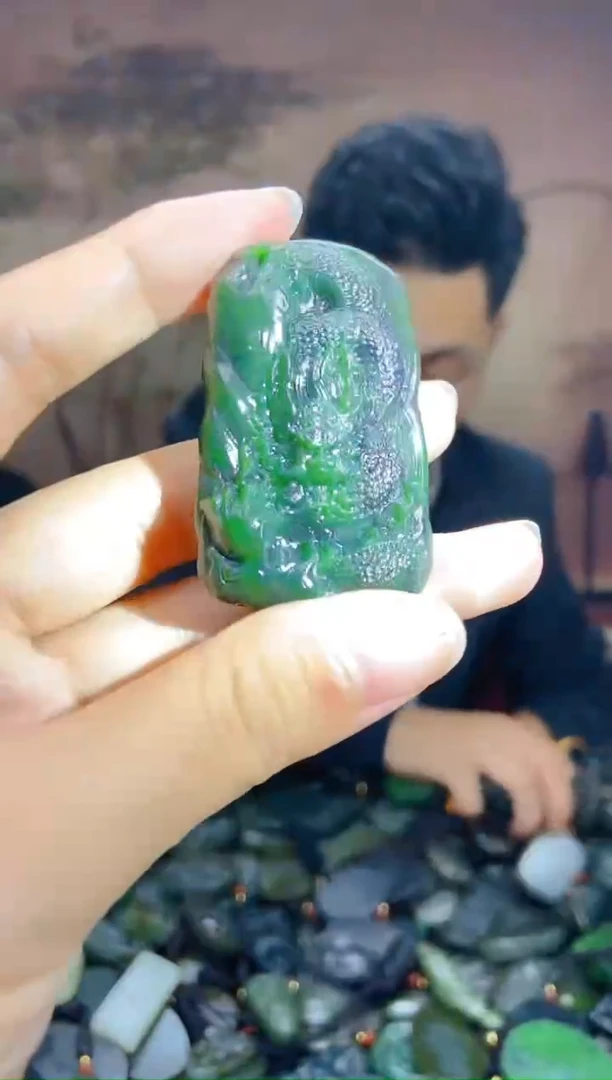 颈饰未镶嵌和田玉1