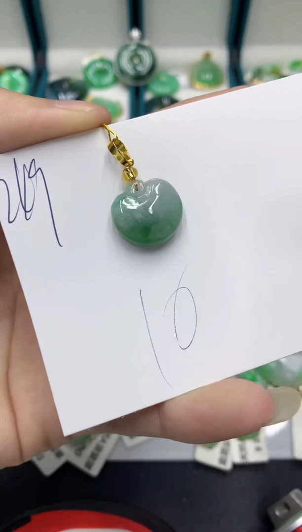 【闪购商品】翡翠颈饰未镶嵌翡翠