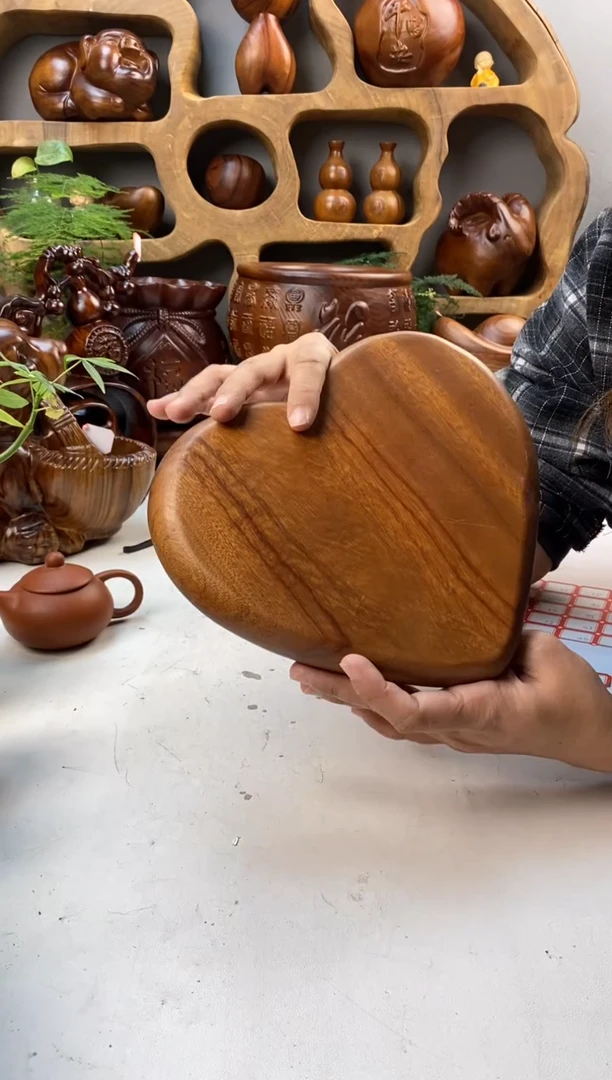 香樟木A45爱心果盘/尺寸23*20*3