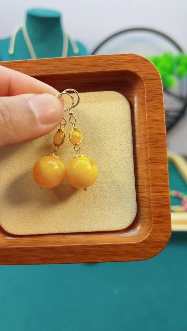 14K金镶嵌蜜蜡耳饰E208