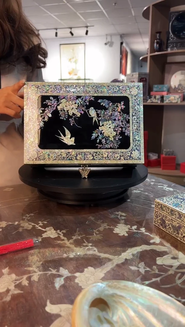 按扣满贝底·弘贝雅螺钿漆器文化馆