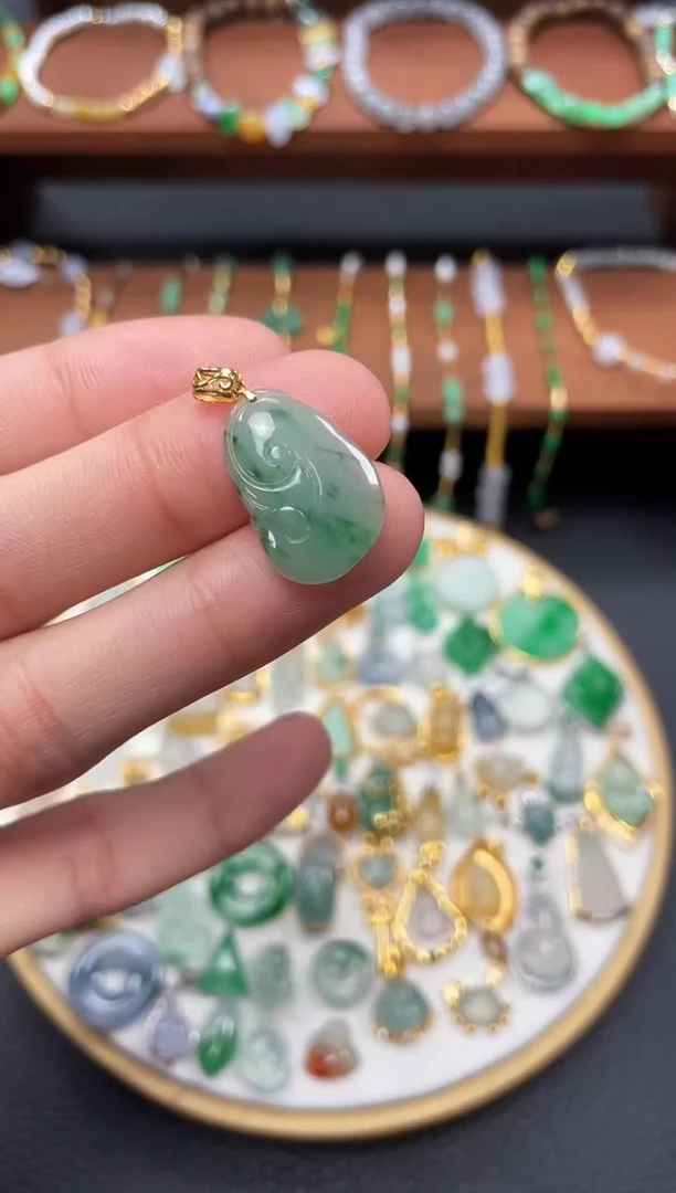 【闪购商品】翡翠吊坠(不含链)18K金镶嵌一个  JK637