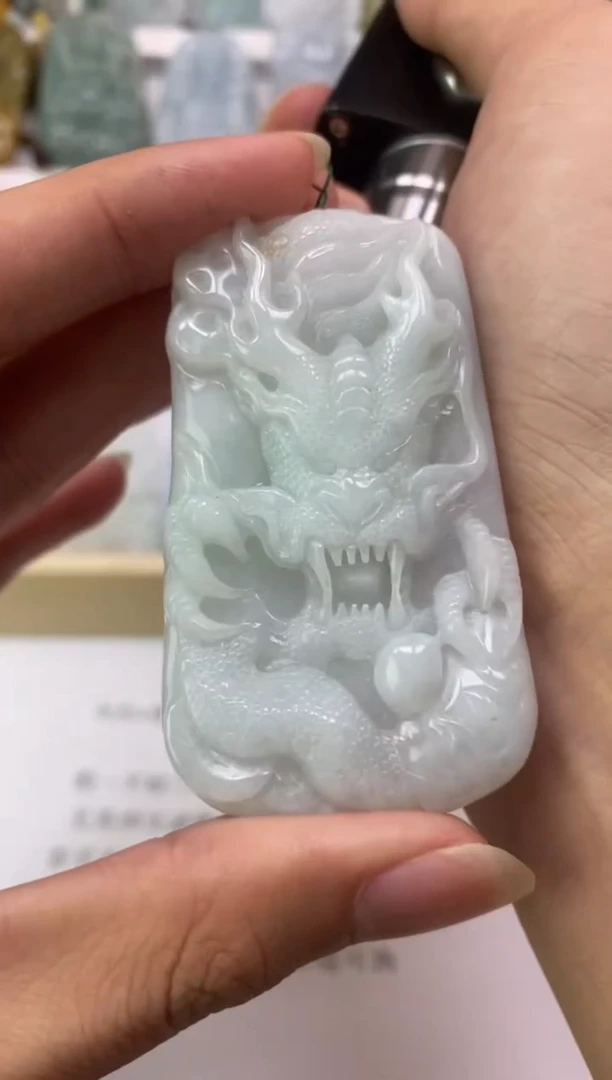 翡翠未镶嵌颈饰双*座天然翡翠