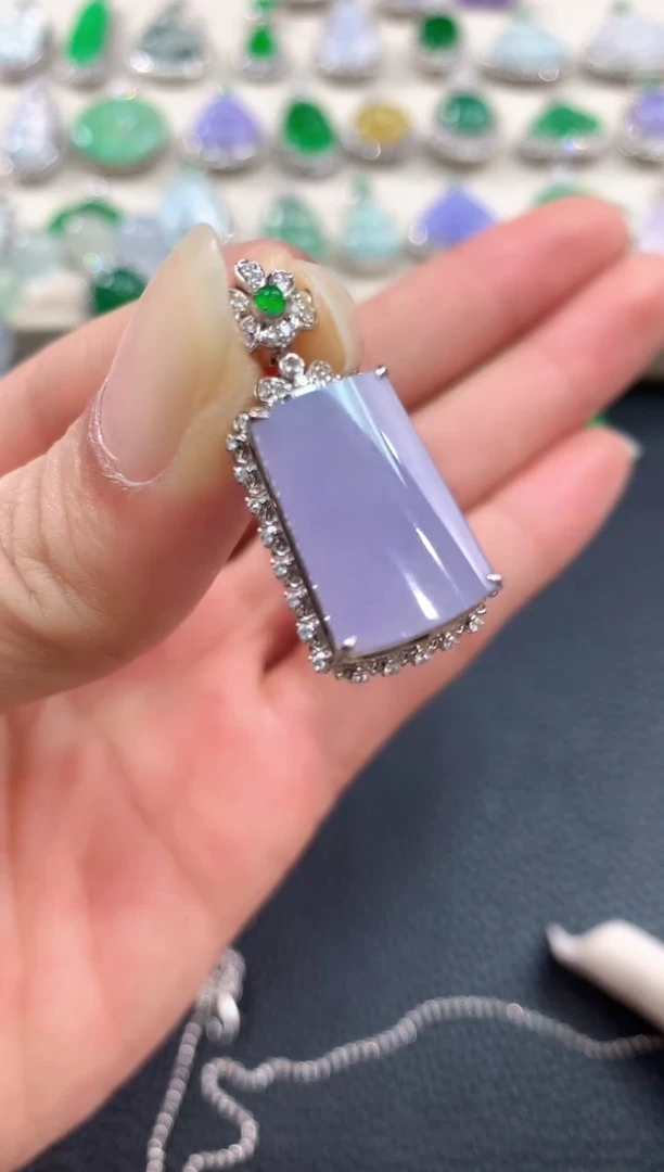 【闪购商品】翡翠吊坠(不含链)18K金镶嵌b80有色差