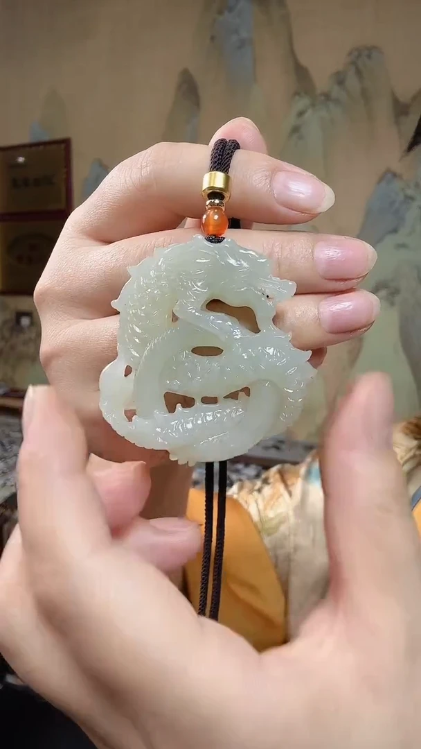 颈饰未镶嵌和田玉.