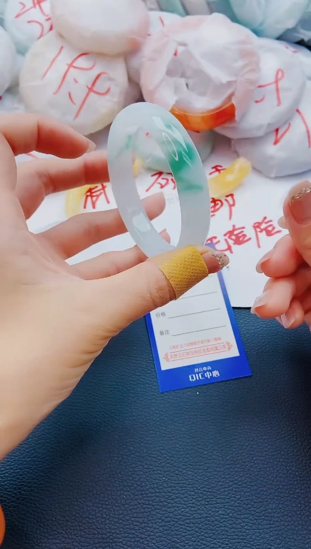 石英质玉手镯未镶嵌K59-59-60