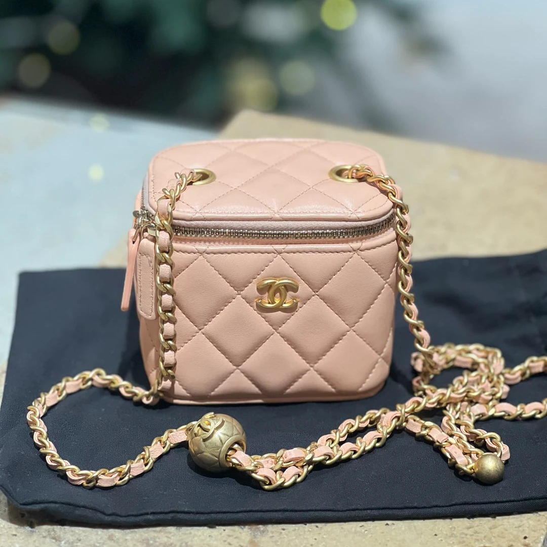 95新 Chanel/香奈儿 粉橘色 mini 金球 盒子包 羊 31开/122919