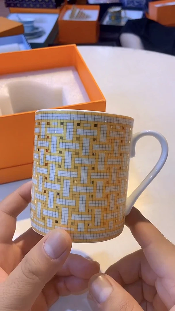 杯鸿辉家品牌瓷器，京东包邮！