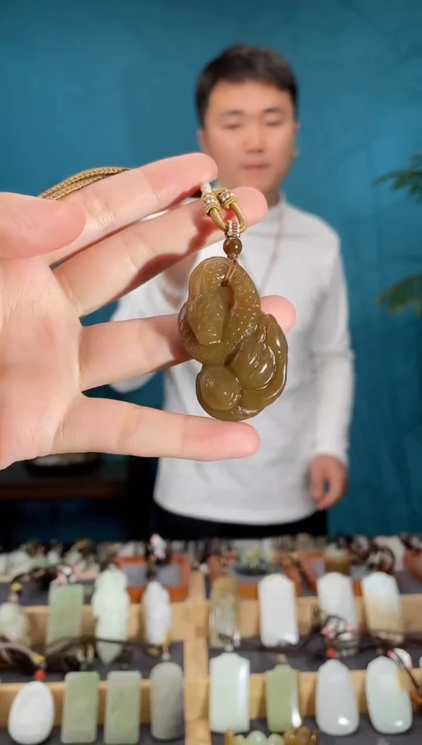 颈饰未镶嵌和田玉1